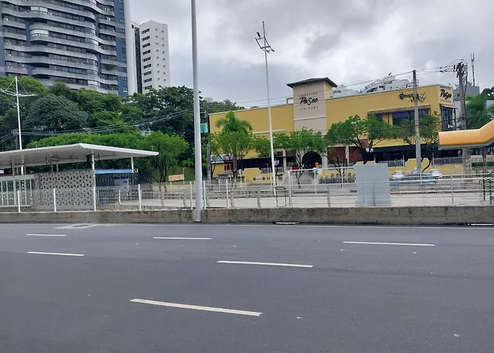 Apartamento Itaigara